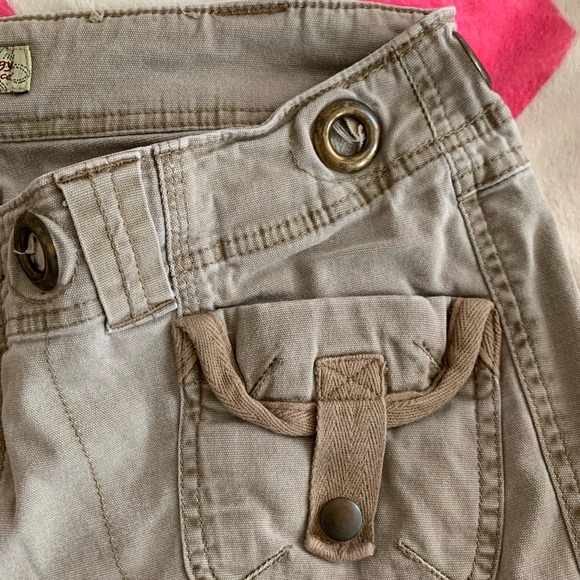 Y2K DETAILED CARGO PANTS - Picture 2 of 5